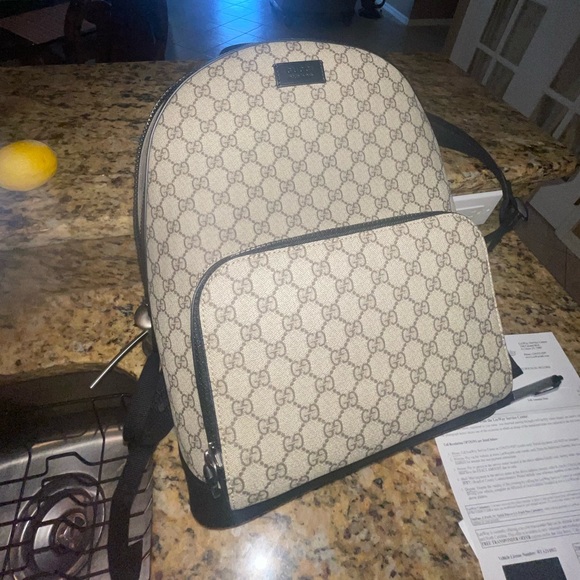 GUCCI GG SUPREME BACKPACK - Picture 1 of 6